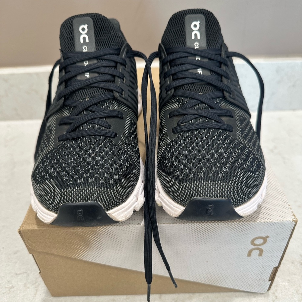 On Cloud Running  Black Sneakers